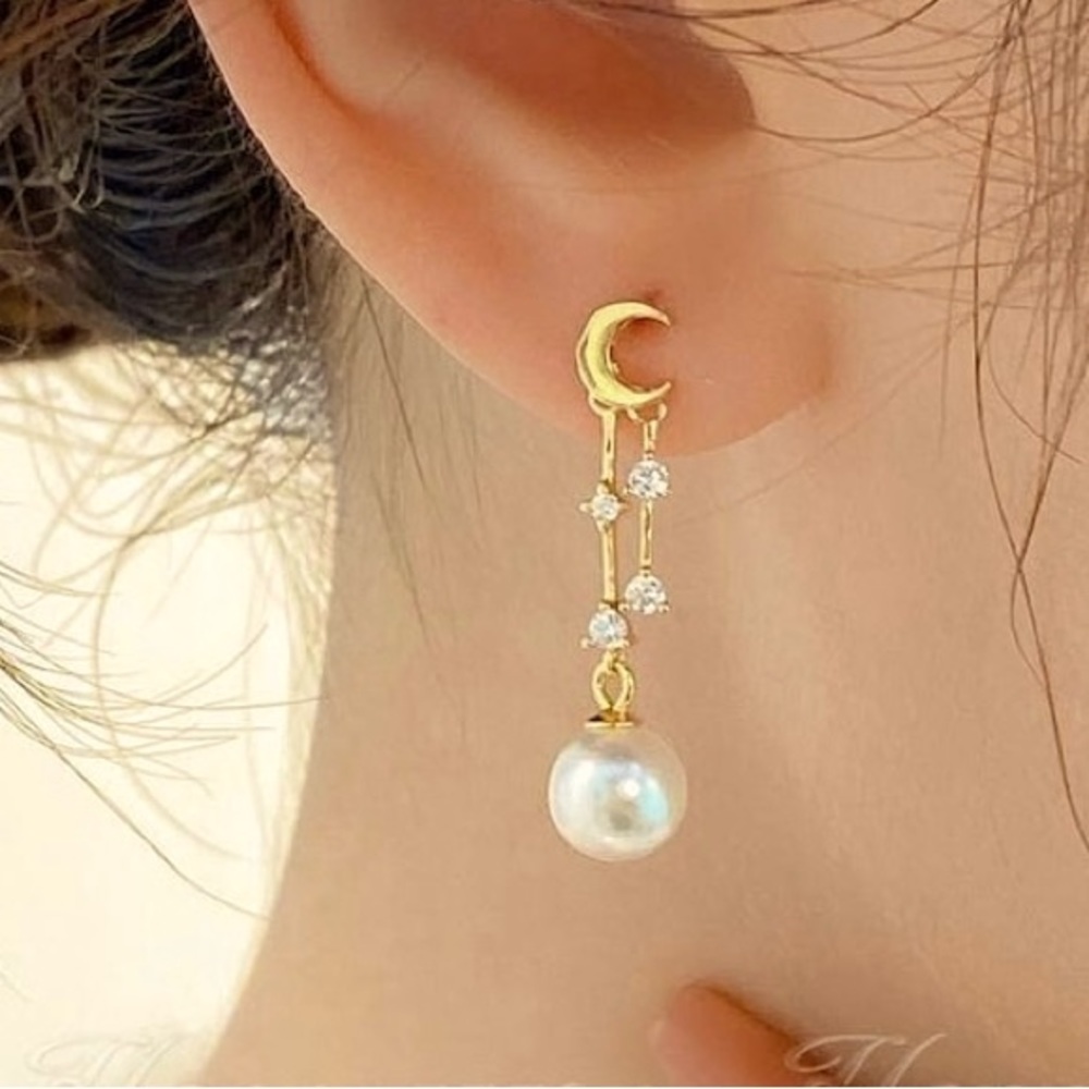 Crescent Moon 🌙 925 Sterling Silver, CZ Diamond 🌙 Earrings